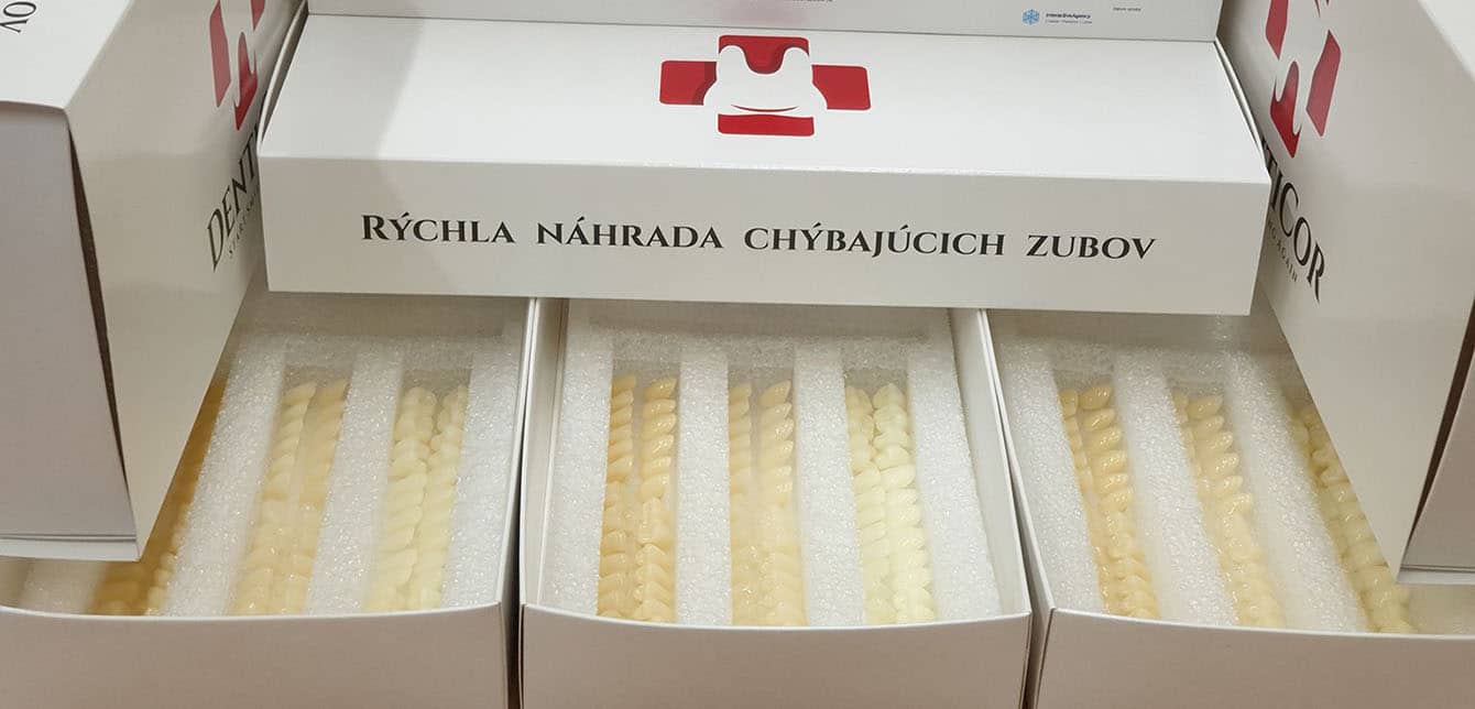 Denticor balení — 84 dentálních korunek, materiál DentiFlex, slovenský výrobek