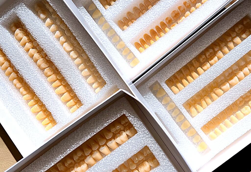 Balenie Denticor — 84 dentálních korunek v profesionálnom balení